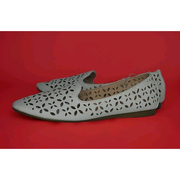 Jaclyn Smith ALISA Women's Ballet Flats 1/2" Wedge Heel White Size 8 - Picture 2 of 5